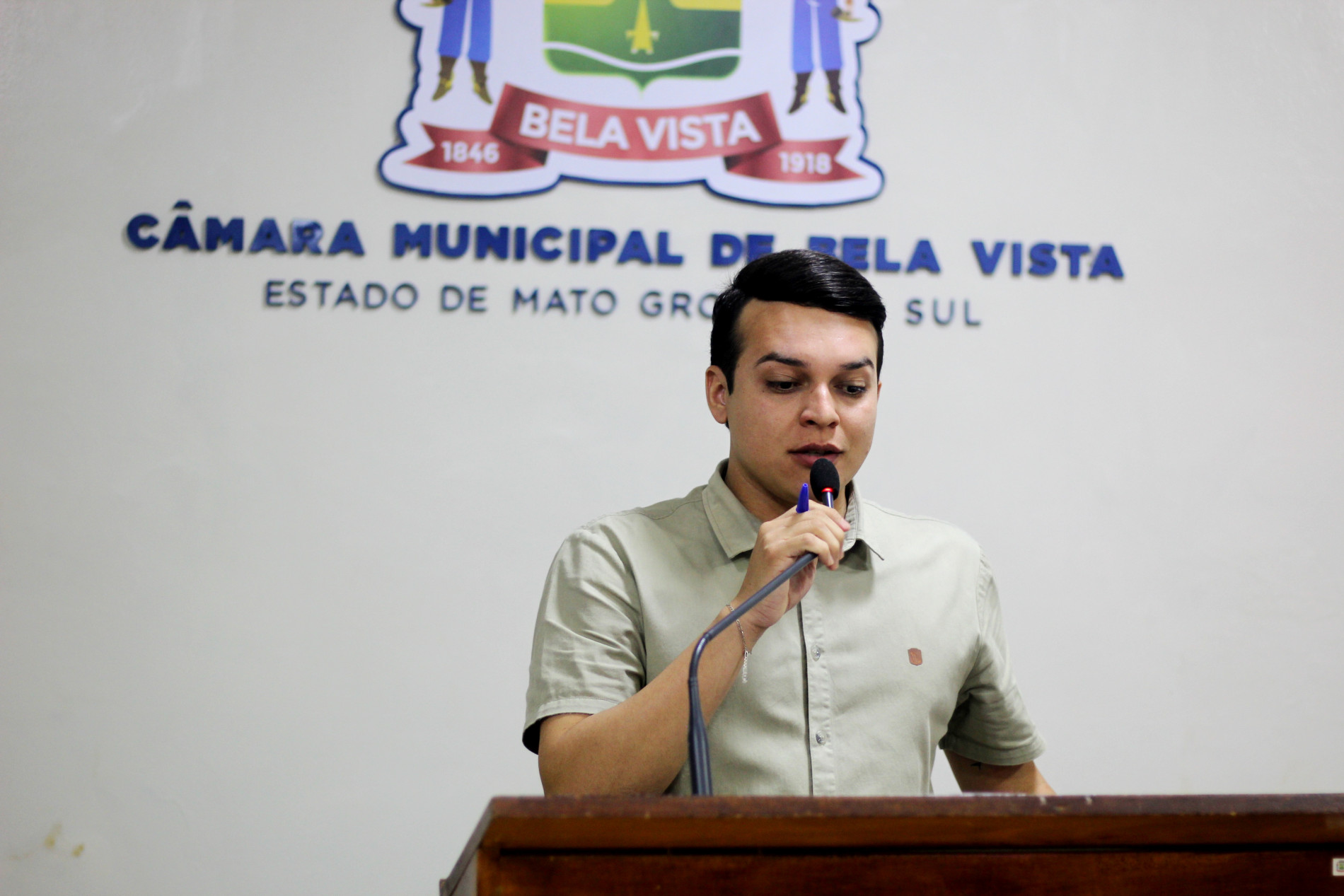 Vereador Mathaus Lino cobra informa&ccedil;&otilde;es sobre kits escolares e uniformes n&atilde;o entregues