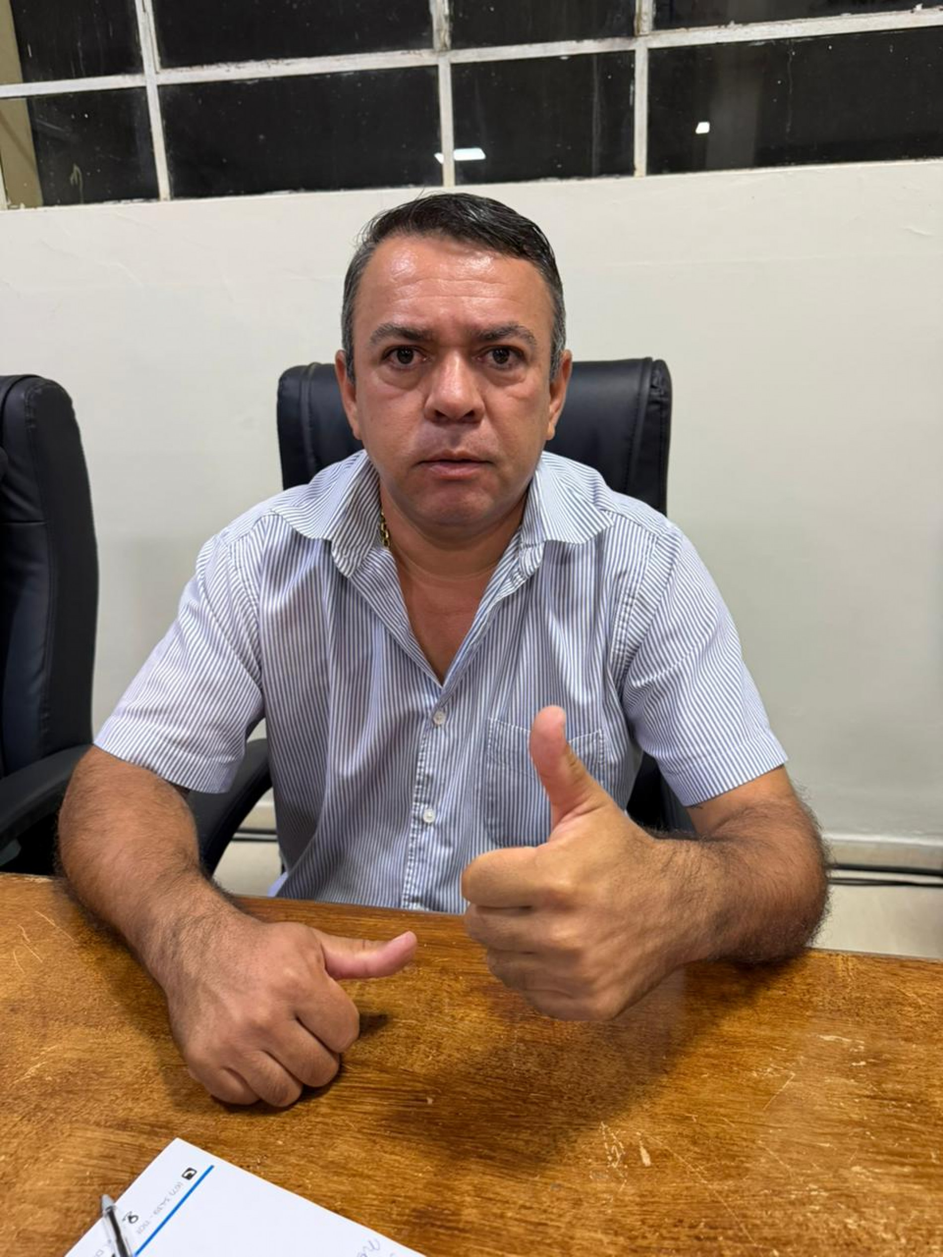 Vereador Geferson Vieira solicita melhorias na ilumina&ccedil;&atilde;o e recupera&ccedil;&atilde;o de vias na Vila Jo&atilde;o de Barro