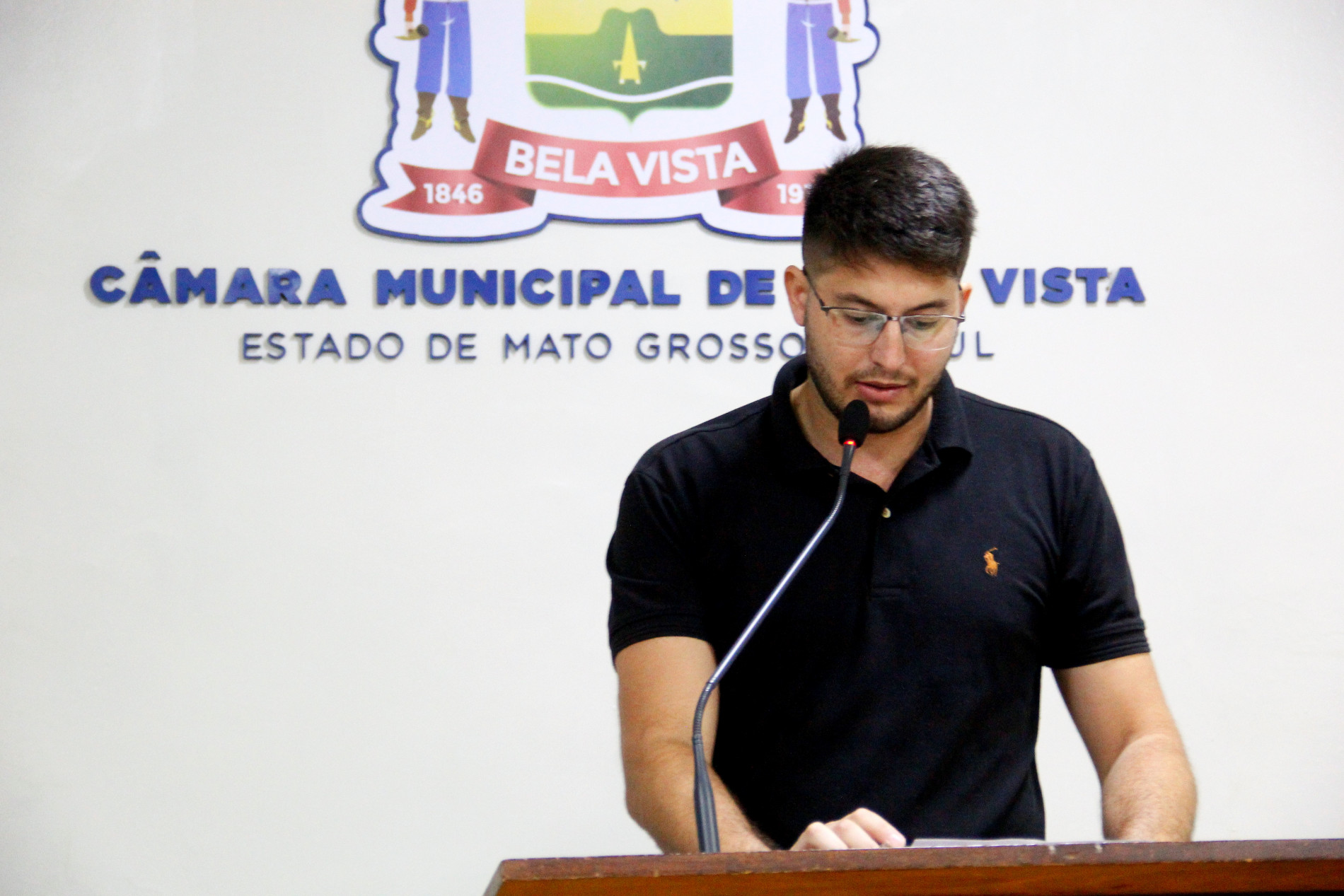 Vereador Vinicius Godoy solicita tapa-buracos e limpeza no Bairro Esp&iacute;rito Santo