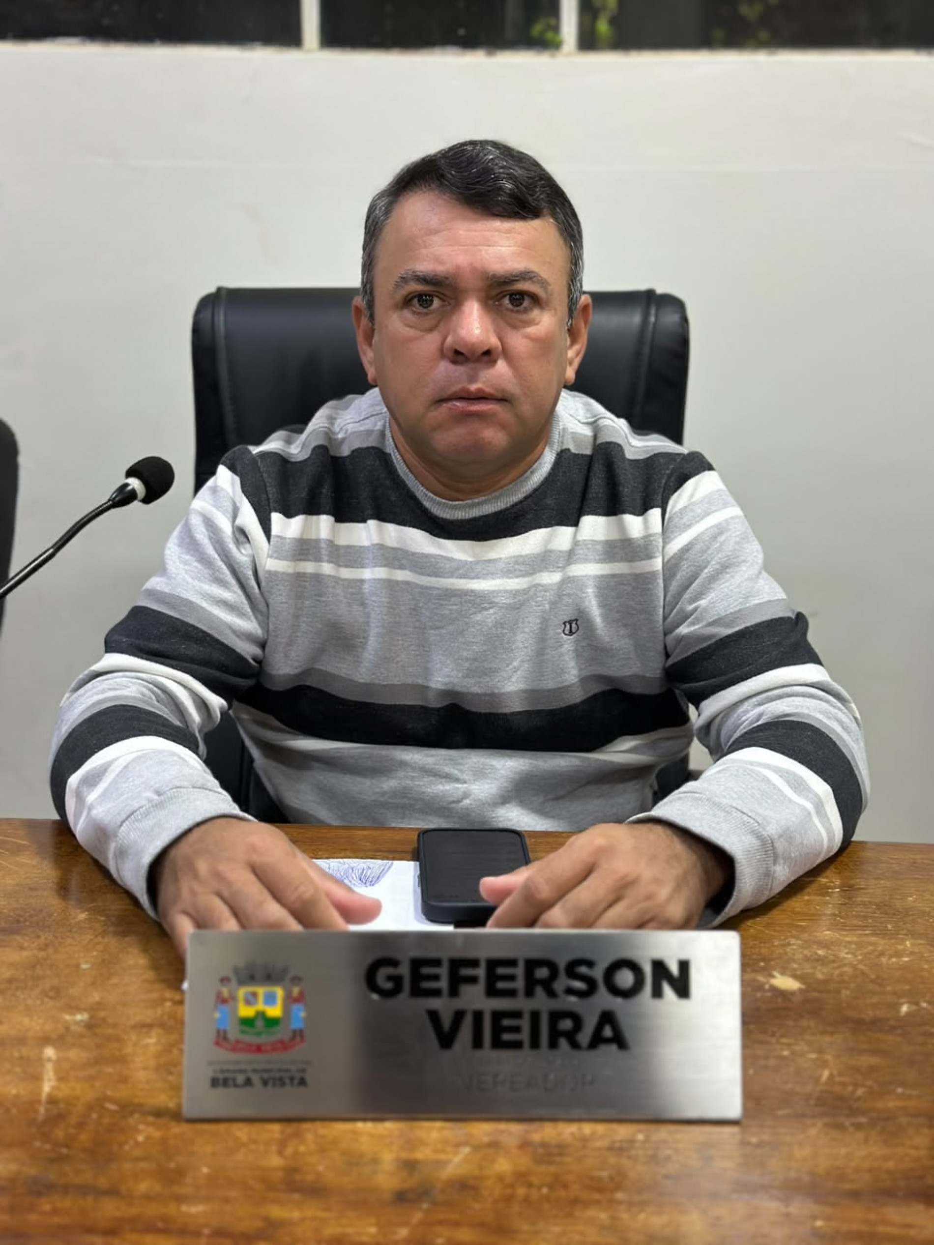 Vereador Geferson Vieira reivindica melhorias em ruas e instala&ccedil;&atilde;o de bueiro