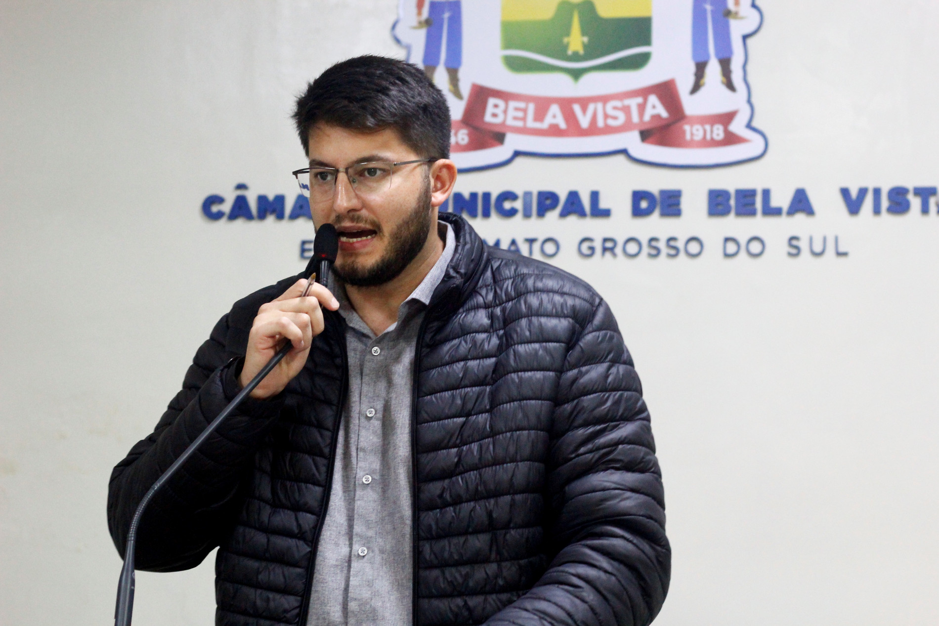 Vereador Vinicius Godoy solicita solu&ccedil;&atilde;o urgente para falta de medicamentos na Farm&aacute;cia B&aacute;sica