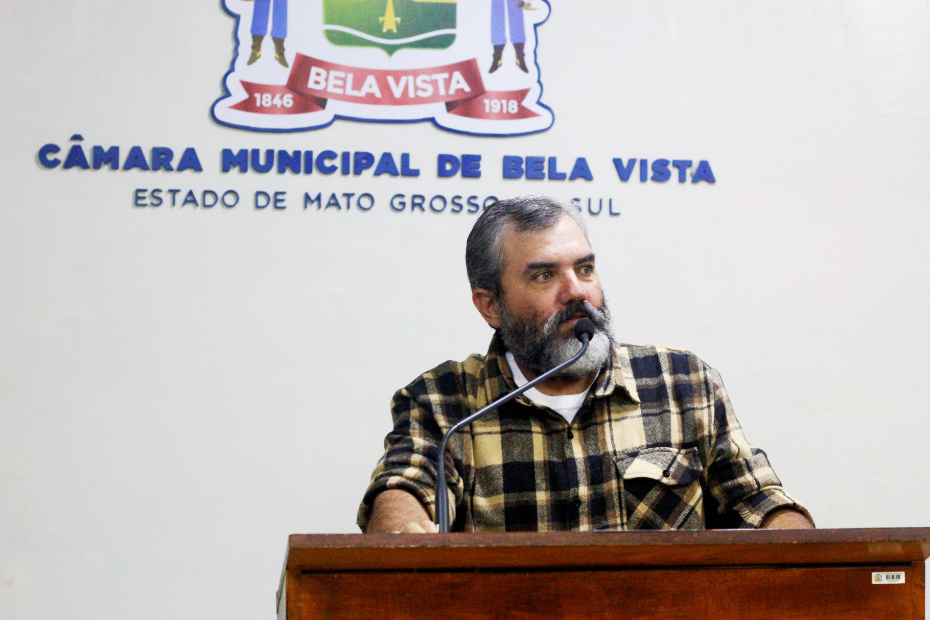 Vereador Diogo Murano solicita cascalhamento e patrolamento no Bairro Cana&atilde;