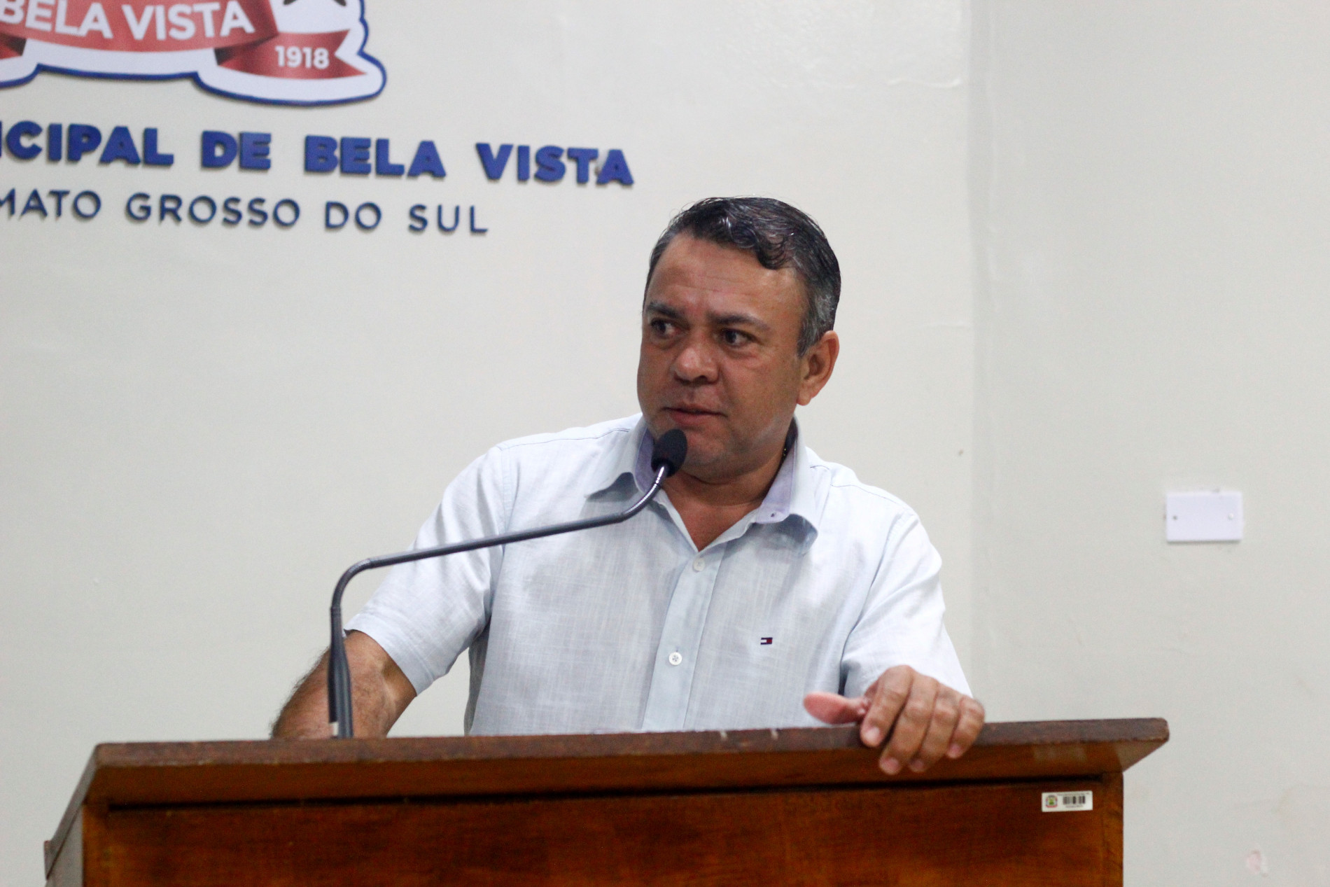 Geferson Vieira reivindica limpeza, opera&ccedil;&atilde;o tapa-buracos e reparo em via danificadas