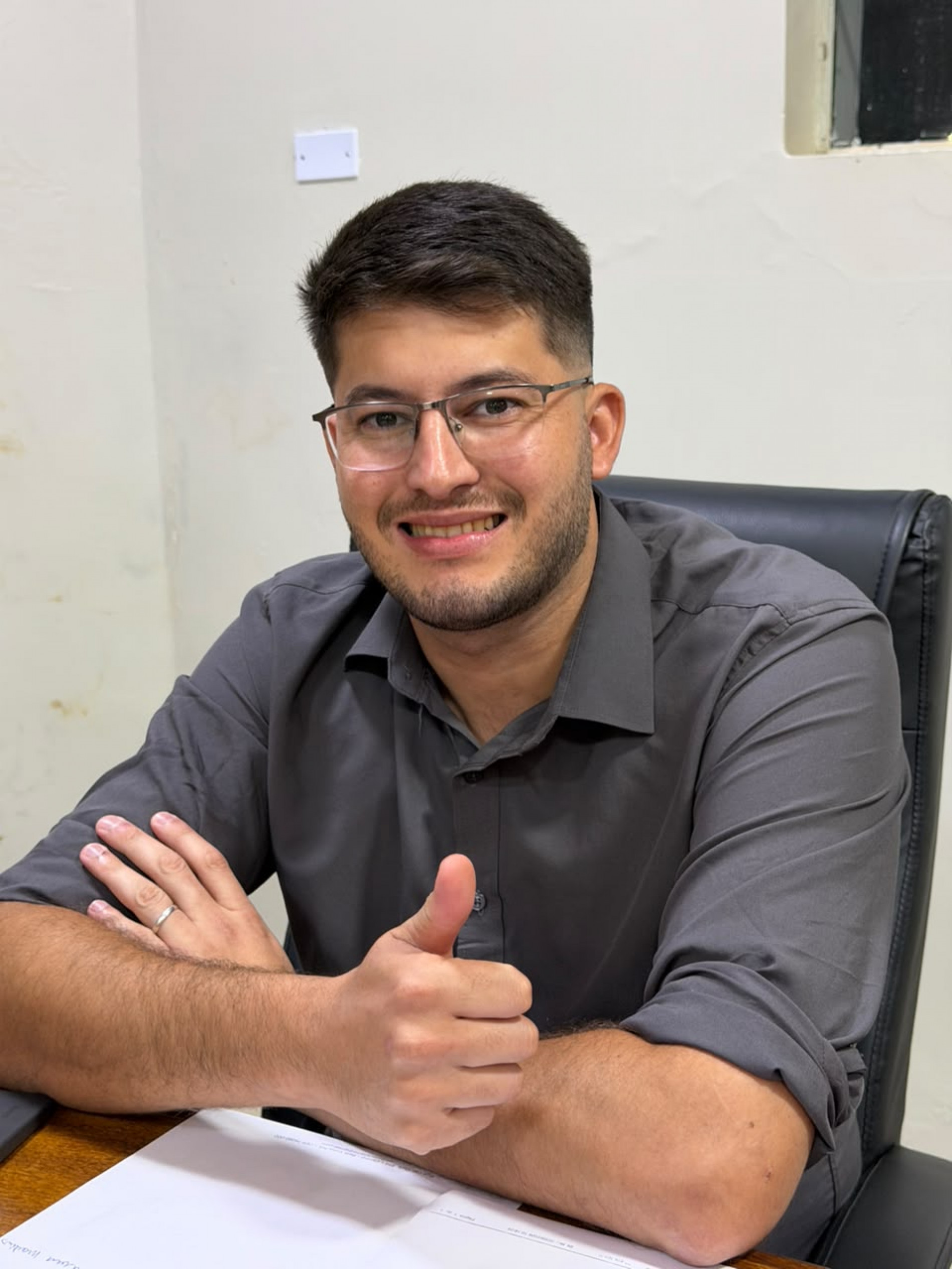 Vinicius Godoy reivindica reparos e melhorias em diferentes pontos &nbsp;e constru&ccedil;&atilde;o de murro de arrimo ao lado do ESF Thyrson Loureiro