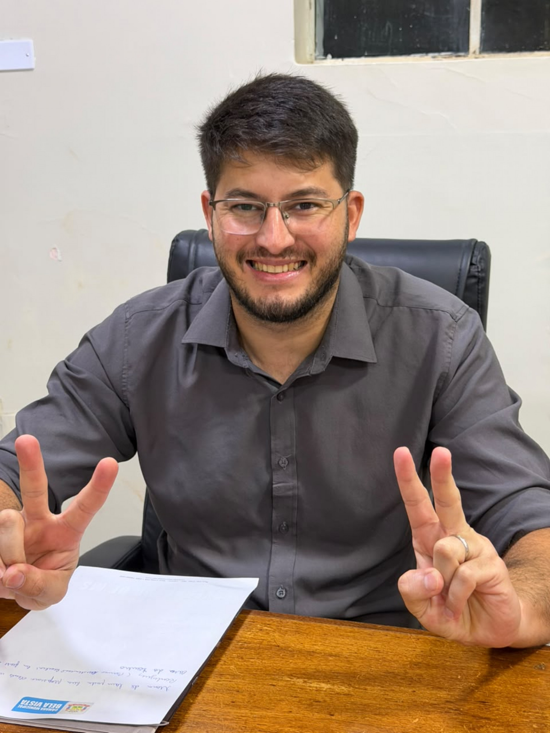 Vinicius Godoy solicita troca de l&acirc;mpadas queimadas no Residencial Rocha