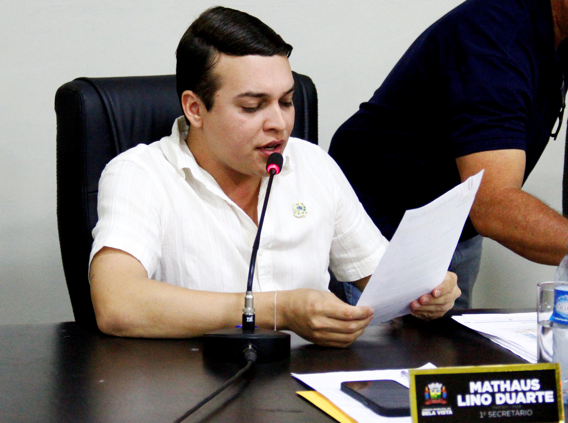 Vereadores aprovam projeto de Mathaus Lino que proíbe nomeação de condenados pela Lei Maria da Penha em Bela Vista